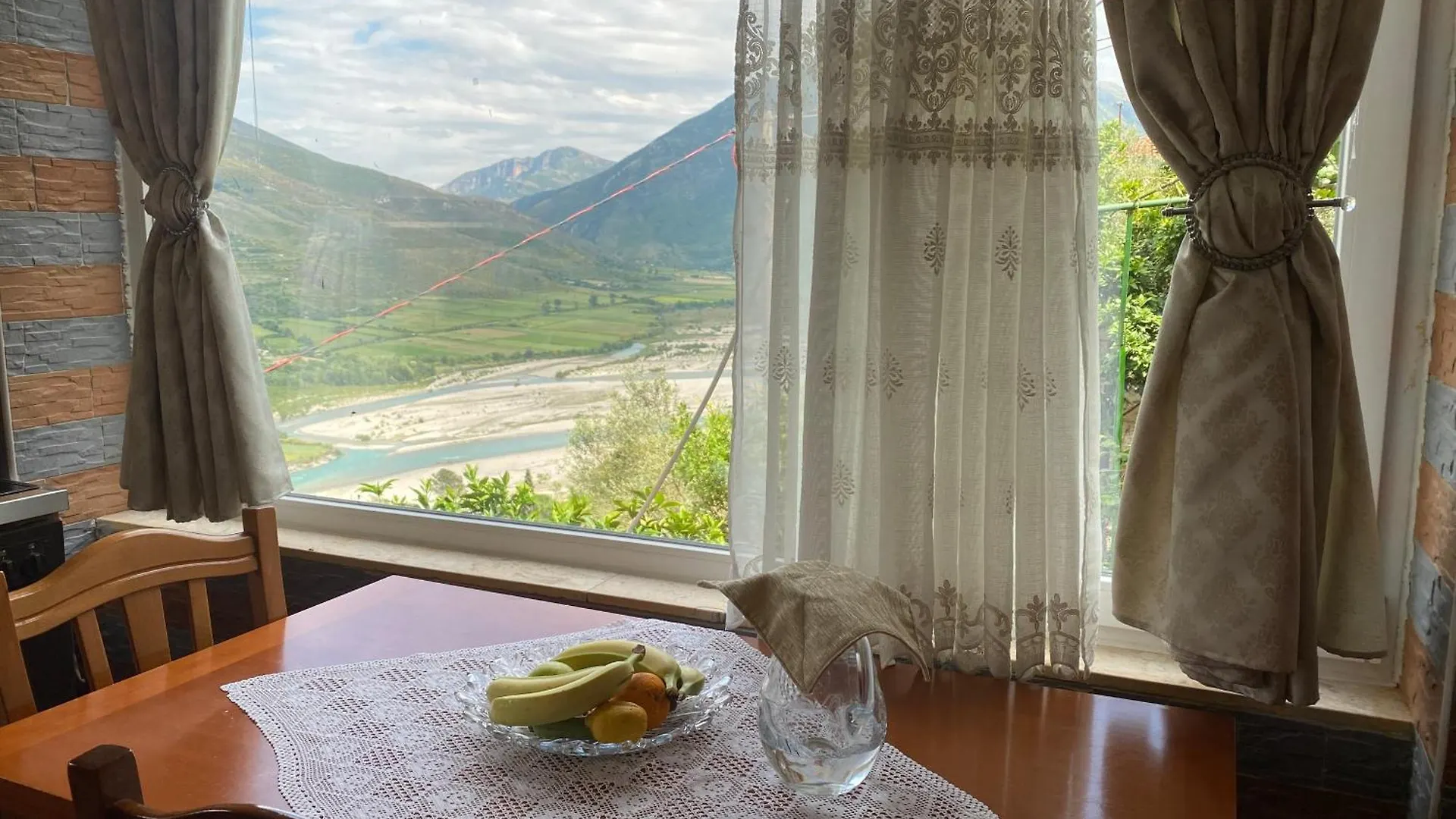 Privatunterkunft Vila Across Tepelena