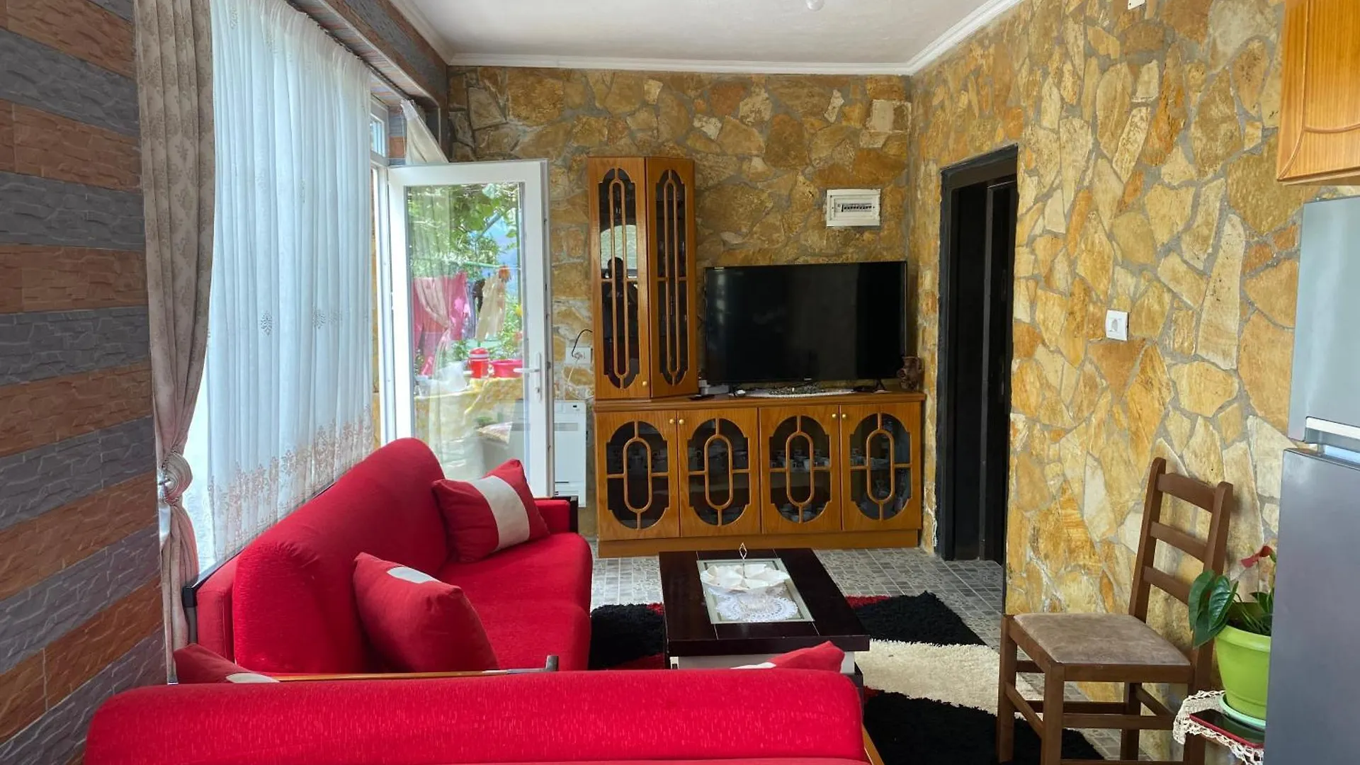 Vila Across Tepelena 0*, Tepelene