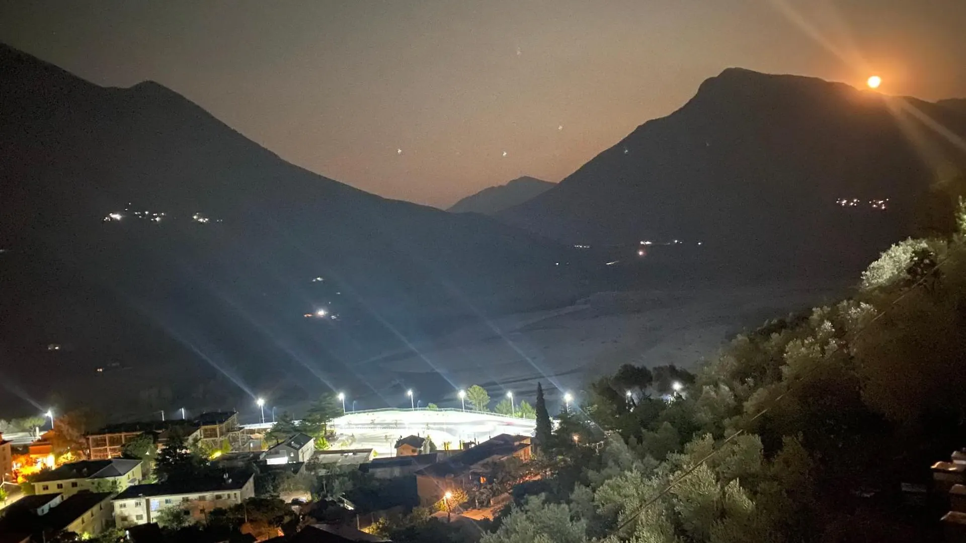 Vila Across Tepelena 0*, Tepelene Albanien