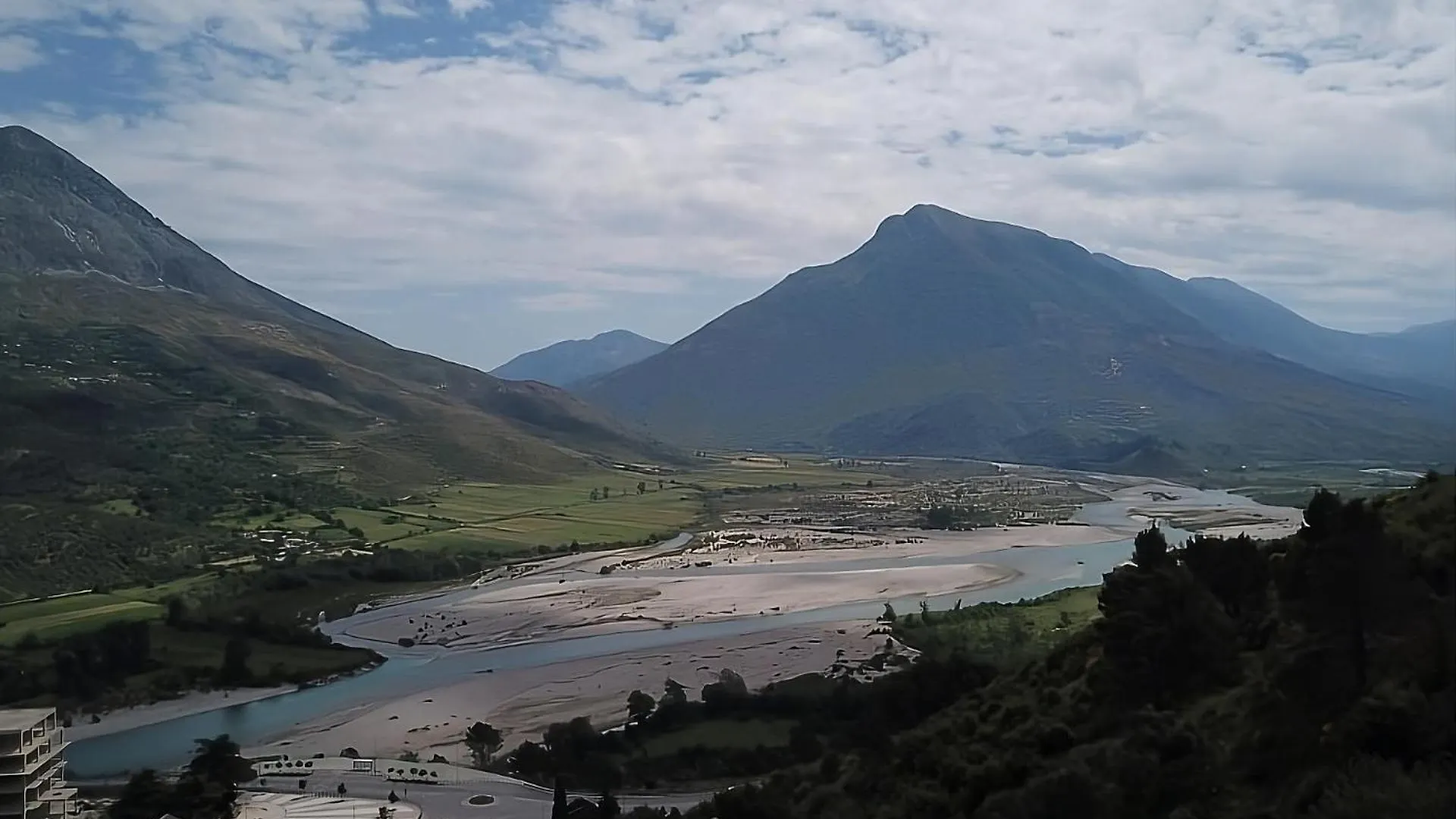 Vila Across Tepelena 0*, Tepelene Albania